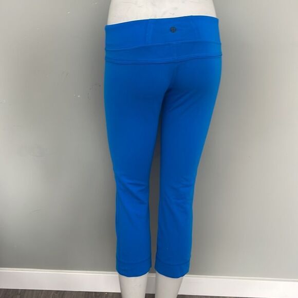 Lululemon size 8 capris - Picture 2 of 2